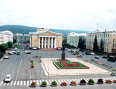 Площадь Ленина и здание городской администрации